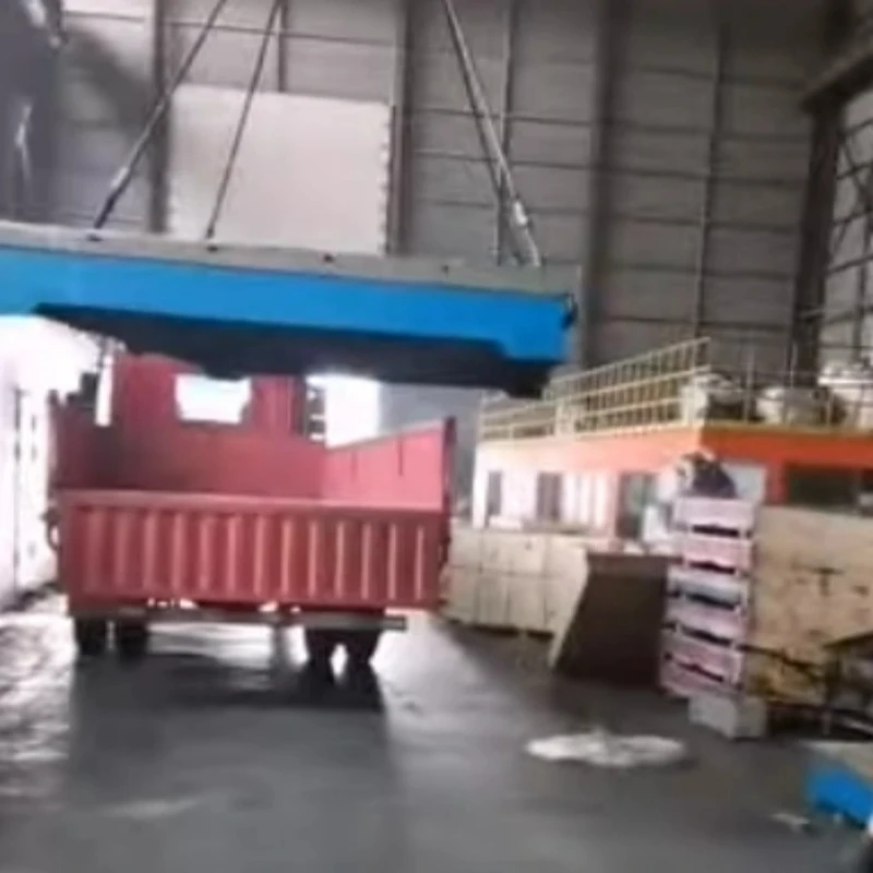 Platforma na kontrolu litiny sa načíta na vozidlo na prepravu